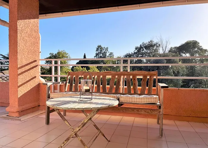 Duplex 3 Pieces Avec Grandes Terrasses Et Parking - 6 Couchages - Proche Plage, - Fr-1-251-534 *